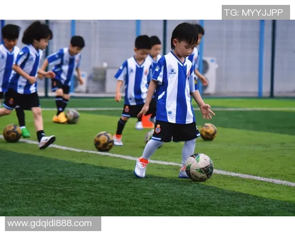 阿波隆利马索尔迎战亚特兰大期待精彩对决展现足球魅力与激情