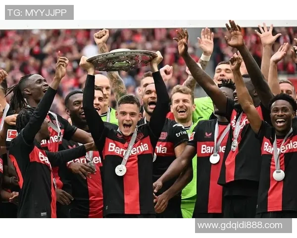 AC米兰、尤文图斯旧将卡尔达拉社媒自宣退役：是时分说够了